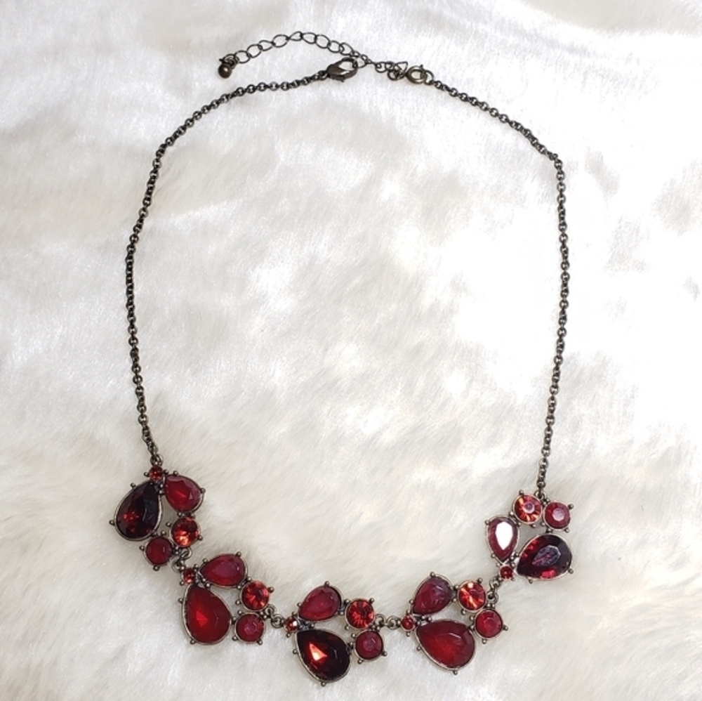 VINTAGE Nancy & Rise NY Ruby Red Stones and Antiqued Bronze Tones Necklace